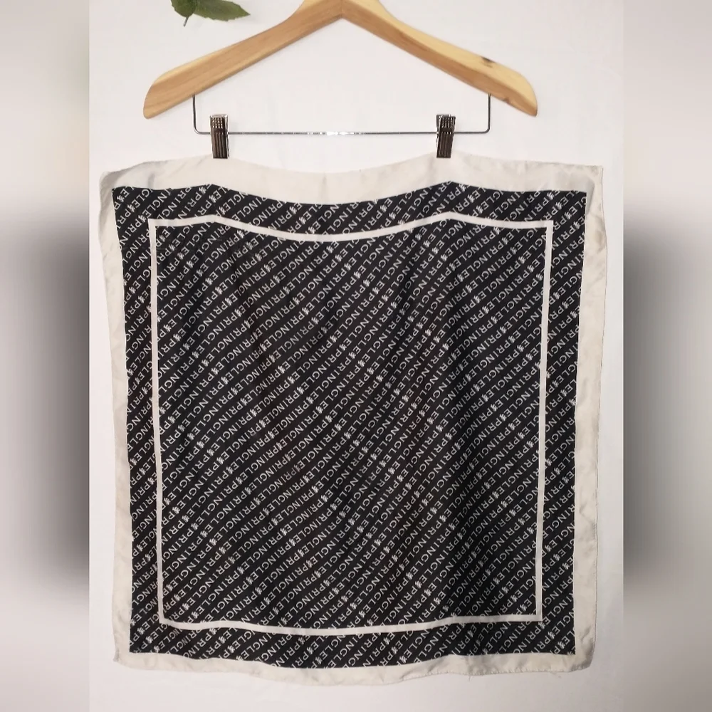 Pringle Of Scotland & H&M Chic Black and White Patterned Scarf